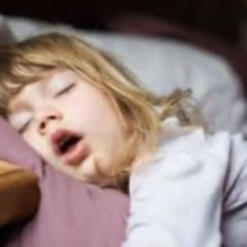 L’enfant respire par la bouche