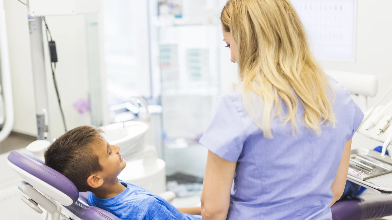À quel âge commencer un traitement orthodontique chez l’enfant ?